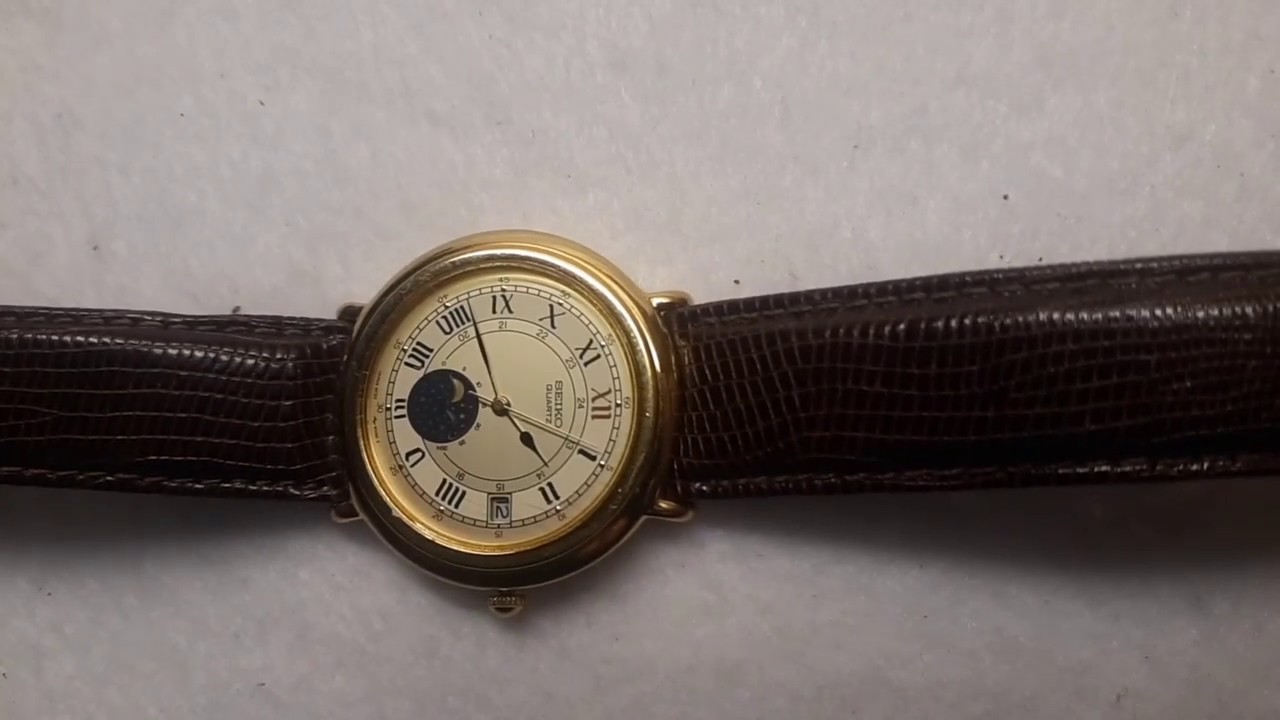 Replace Battery In Seiko Moonphase Quartz Watch - YouTube