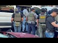 EE. UU. recorta “green cards” y eleva arrestos de migrantes