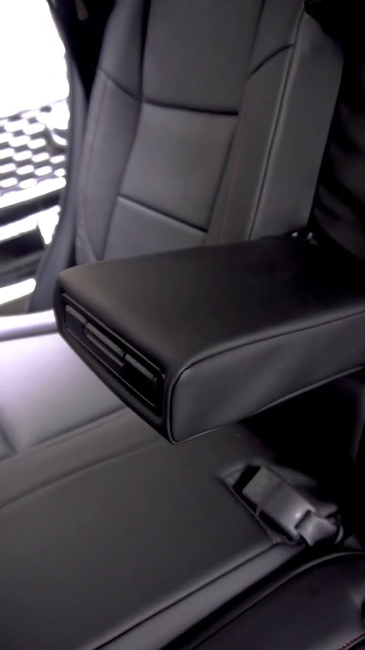 Armrest Innova Reborn: Kenyamanan dan Fungsionalitas yang Terintegrasi