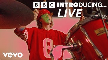 Bones Ate Arfa - Shedtrak Live from the BBC Introducing Live Lounge