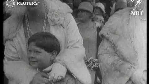ROMANIA/ROYAL: Boy King Michael I at military walk past (1928)