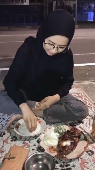 Story halu mentahan makan pinggir jalan sama cewek #shorts #shortsvideo #storyhalu