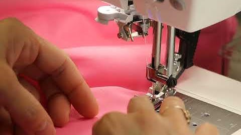 sewing the continous binding on the PFAFF Performance IDT with Paula