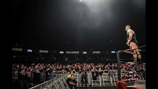 Fans Sing Wrestler’s Entrance Song