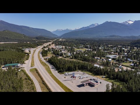 Welcome to Blue River: Where Community Meets Adventure!