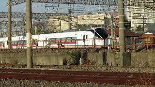 JR東日本・E657系K19編成目の前で停車（East Japan Railway）