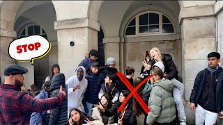 STOP  this man INTERVENED with this group of PORTUGUESE TEENS who disrespected the king’s guard