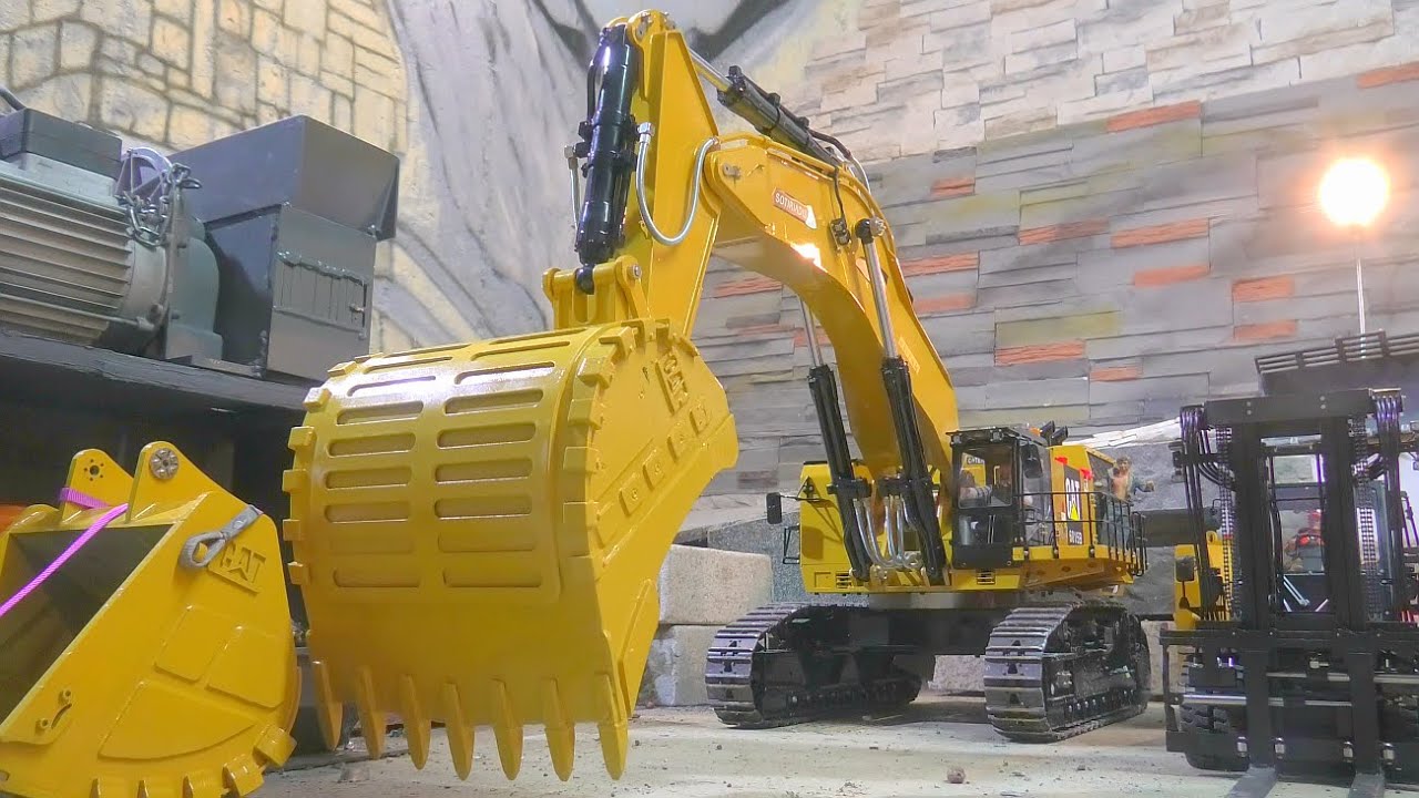 Caterpillar Heavy Duty Shovel / Zil 130 4x4 Special - YouTube