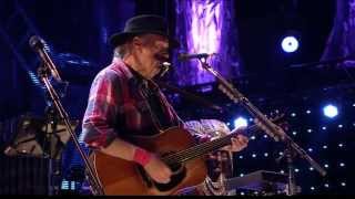 Miniatura de vídeo de "Neil Young - Blowin' in the Wind (Live at Farm Aid 2013)"