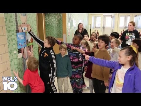 Blacksburg elementary school librarian goes above and beyond for Read Across America week