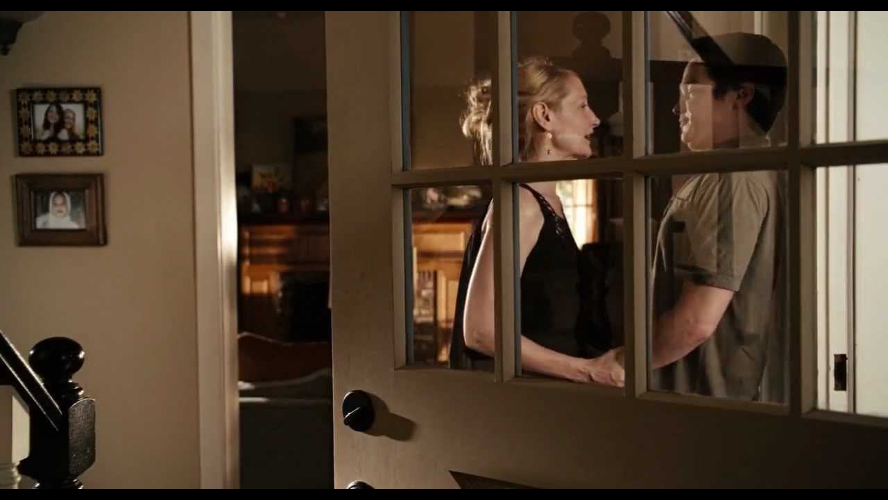 Emma Stone - Easy A : Olive has a boy in her room.