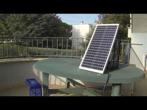 Video: Quanti volt produce un pannello solare da 120 watt?