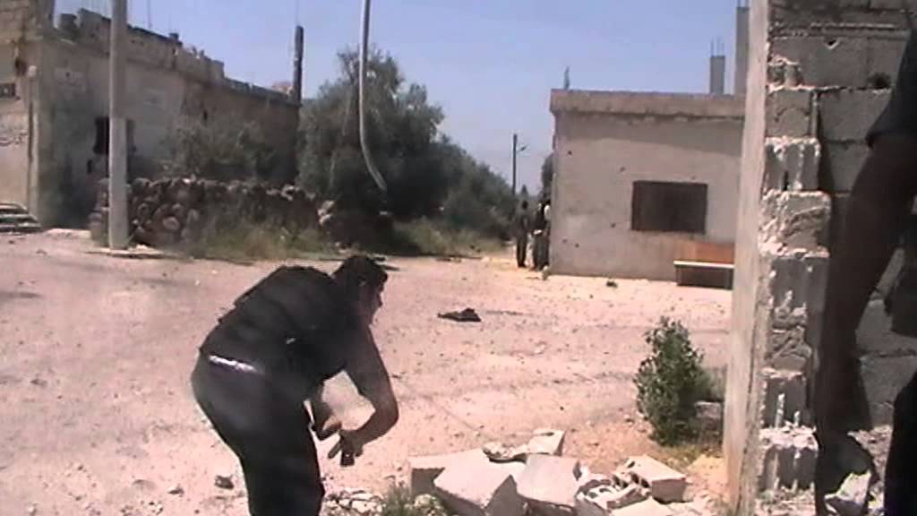 لواء مغاوير الجنوب إشتباكات مع جيش النظام في خربة غزالة 5-5-2013