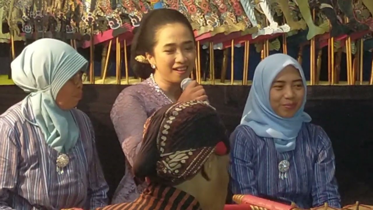 22 agust 2025 sanggar dersonolo desa kajor ibu2 sedang karawitan pembukaan wayangang by subandi ptk