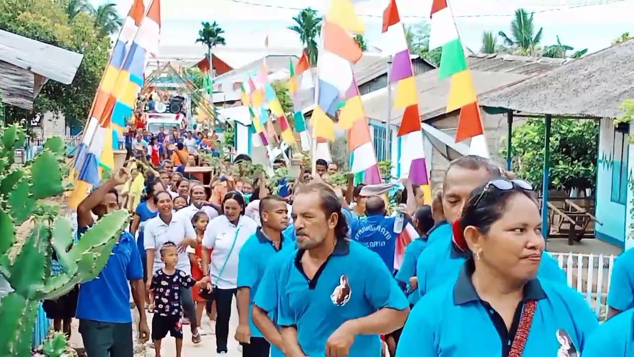 PROSESI PERARAKAN ARCA KRISTUS RAJA MENUJU GEREJA SANTO YOSEP LAMDESAR TIMUR ⛪🙏