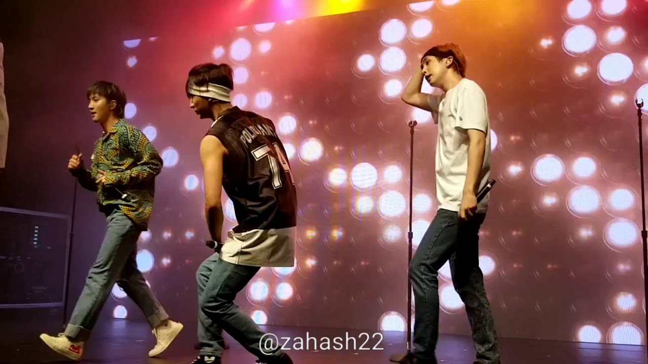 Pentagon 펜타곤 in Toronto - Uptown Funk Cover (Hui, Yuto, Shinwon and Wooseok)