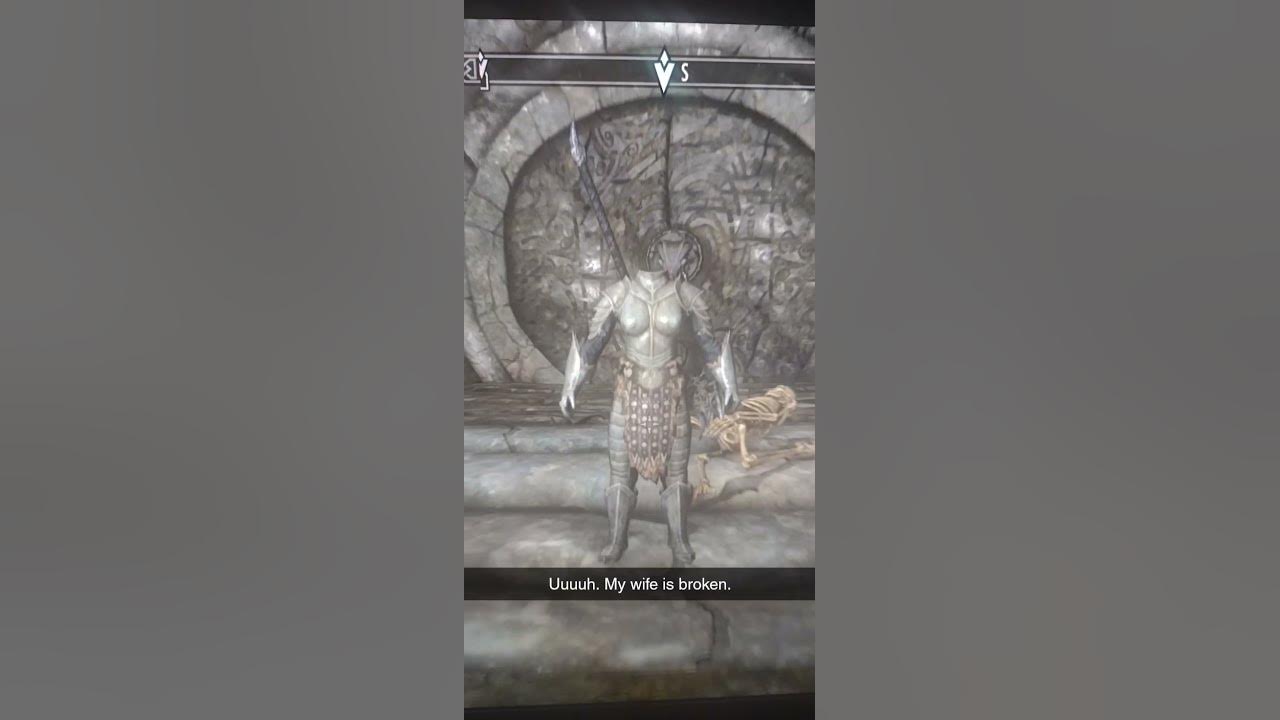 Skyrim: T-posing/headless Lydia 