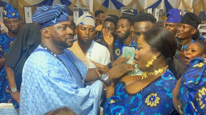 ODUNLADE ADEKOLA & DAMILOLA ONI ON STAGE AT HIS FATHER’S BURIAL CEREMONY IN ABEOKUTA 