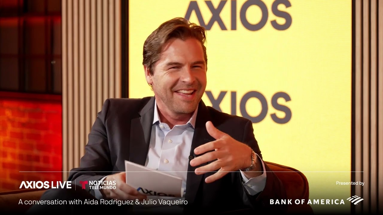 Comedian Aida Rodriguez in conversation with Noticias Telemundo’s Julio Vaqueiro