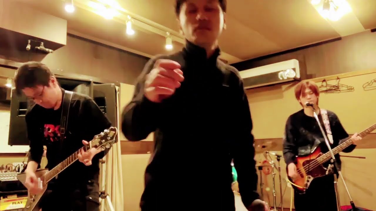 カバー】エイトビート/ザ・クロマニヨンズ - YouTube
