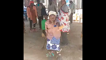 Wahehe Wa Iringa Wakionesha Ufundibwao 