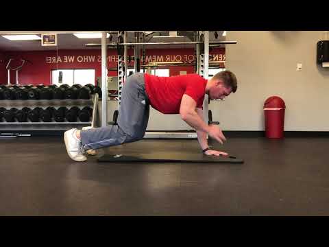 Bear Crawl Shoulder Taps | CORE EXERCISE