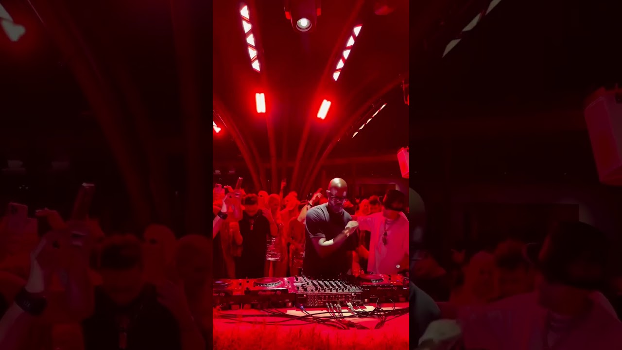 The legend in Mykonos 🇬🇷🔝