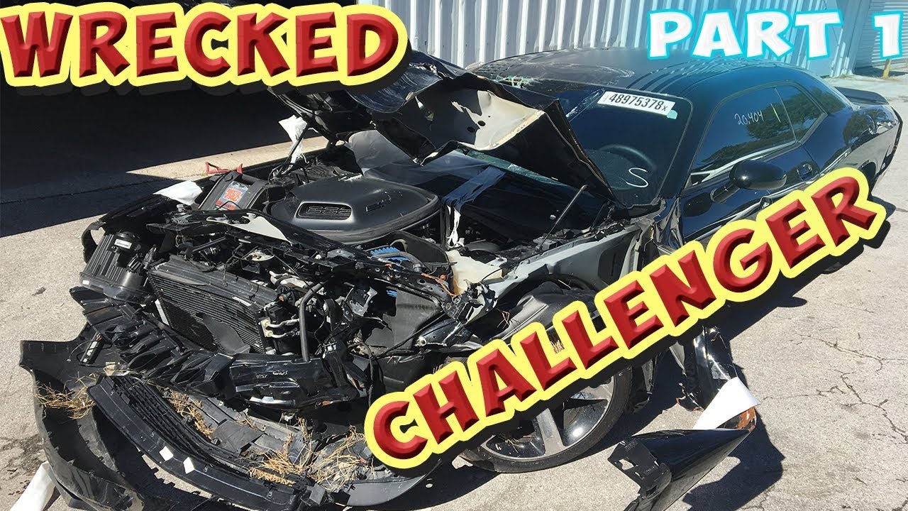 Rebuilding Wrecked 2015 Challenger Shaker R/T bought at Copart (Part 1)