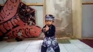 Anak kecil jago pencak silat