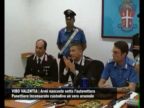 CN24 | VIBO VALENTIA | Armi nascoste sotto lautove...