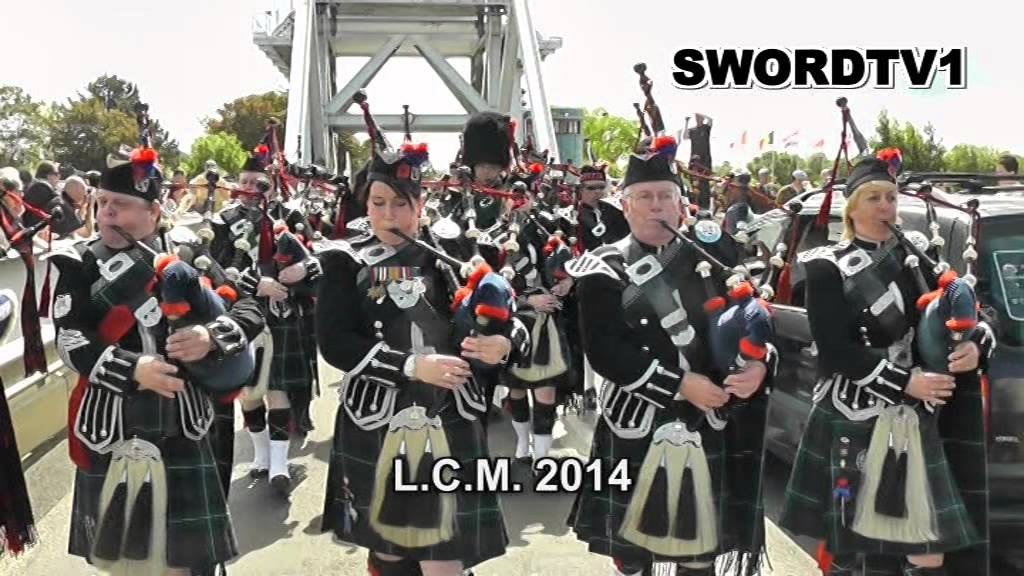 PEGASUS BRIDGE JUIN 2014 en hommage au Piper Bill Millin