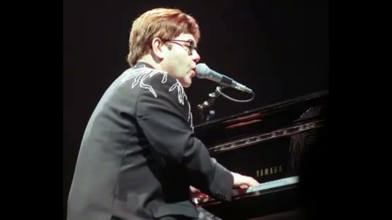 14. I Don't Wanna Go On With You Like That (Elton John - Live In Roanoke: 2/19/1999)