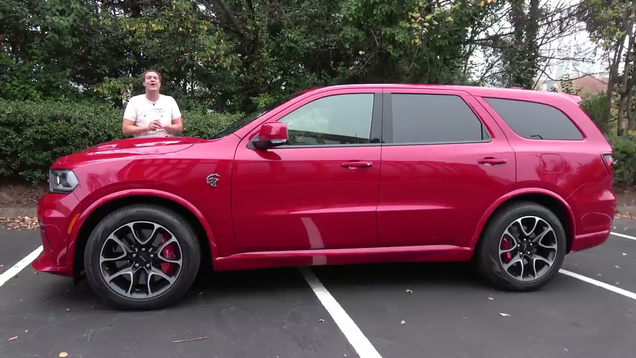 Dodge Durango Hellcat 2021 года - это безумнейший трёхрядный внедорожник насвете.