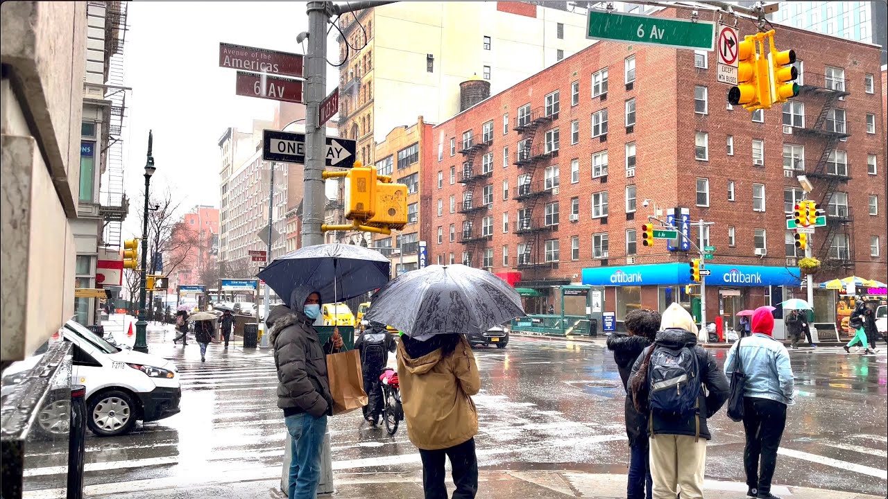 Mixed Rain And Snow Walk In Manhattan March 2022 [4K HDR] - YouTube