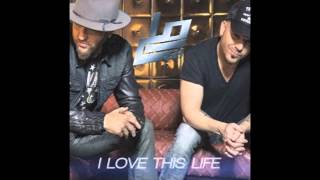 Video thumbnail of "Locash - I Love This Life"