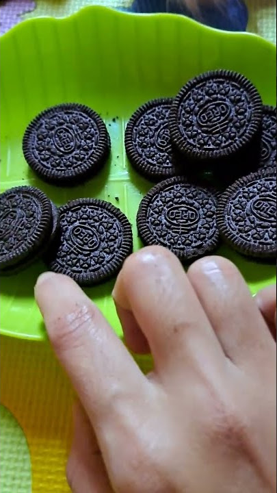 Di puter, di jilat, lalu d celupin #shorts #oreo