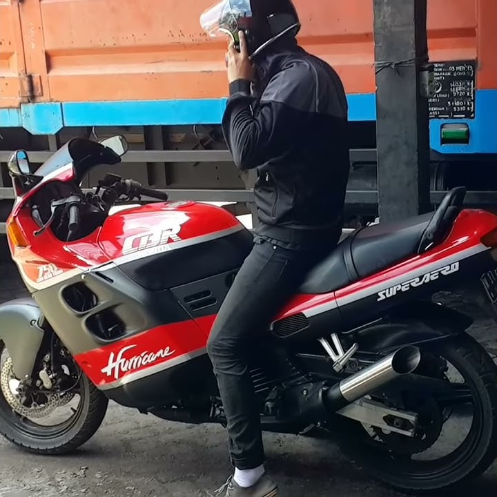CBR 750 hurricane moge honda lawas jadul yang selalu setia menemani saya riding