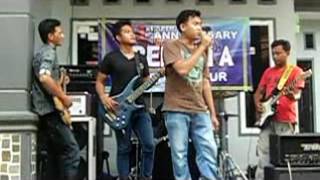 Download Lagu band she's gone cover koplak MP3