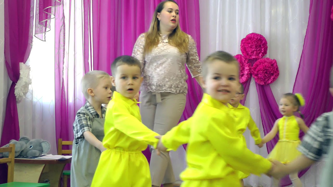 Свято 8 Березня 2020  в молодшій групі .  Муз.  кер.  Кушнір А. О.