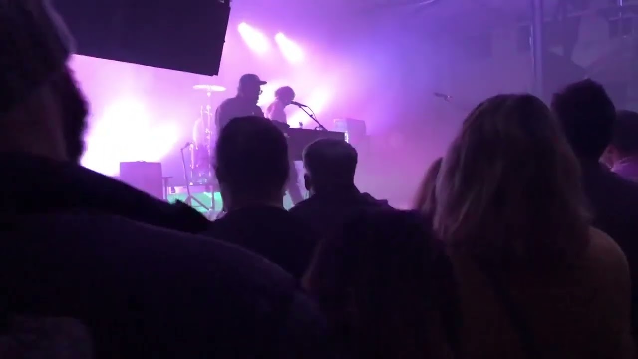 Silversun Pickups - Circadian Rhythm (Last Dance) - YouTube