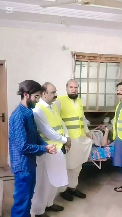 شہید والد محترم کی عیادت کرنے واپڈا ٹاؤن ویلفیئر گروپ عی