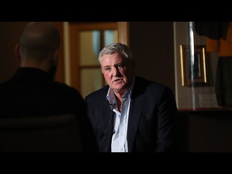 Videó: Steve Bruce Nettó érték: Wiki, Házas, Család, Esküvő, Fizetés, Testvérek