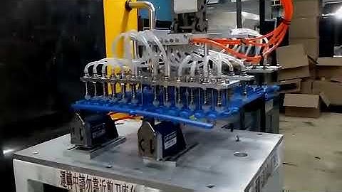 TOPSTAR - Robot taking out and automatic cutting