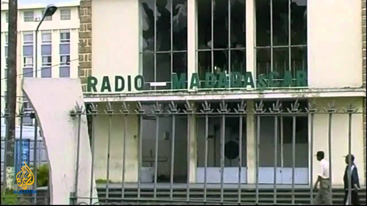 الشعب والسلطة - حالة الإنكار