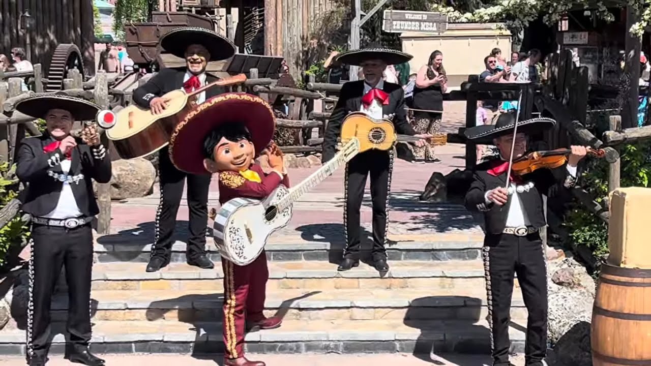 Full Show Disney Music Festival - Part 3 Miguel´s Fiesta Latina / Disneyland Paris 2025