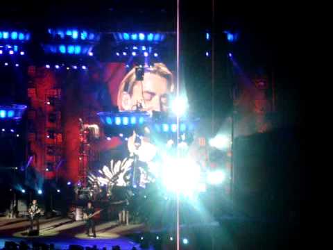 Nickelback - Far Away (concert)