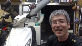 バイク屋の夕方。グリップ交換をさせていただきました。