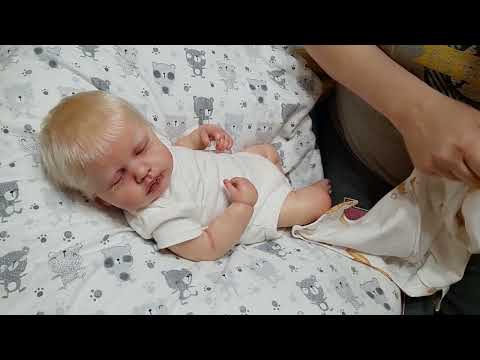 Changing reborn baby Ramsey and sharing a Kate Quinn haul.