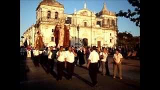SEMANA SANTA EN NICARAGUA: PROCESIÓN DE LA VUELTA DOLOROSA DE CATEDRAL 2013 LEON NICARAGUA