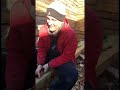 Рубит дуб обухом.Он крэйзи?